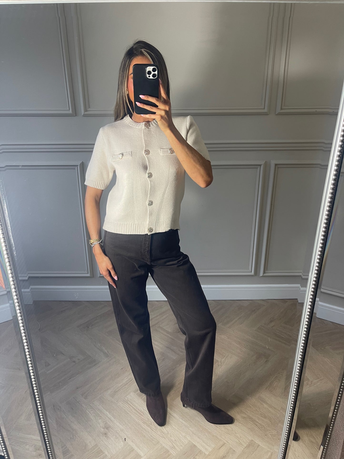 Beige cropped sleeve jumper with gold buttons