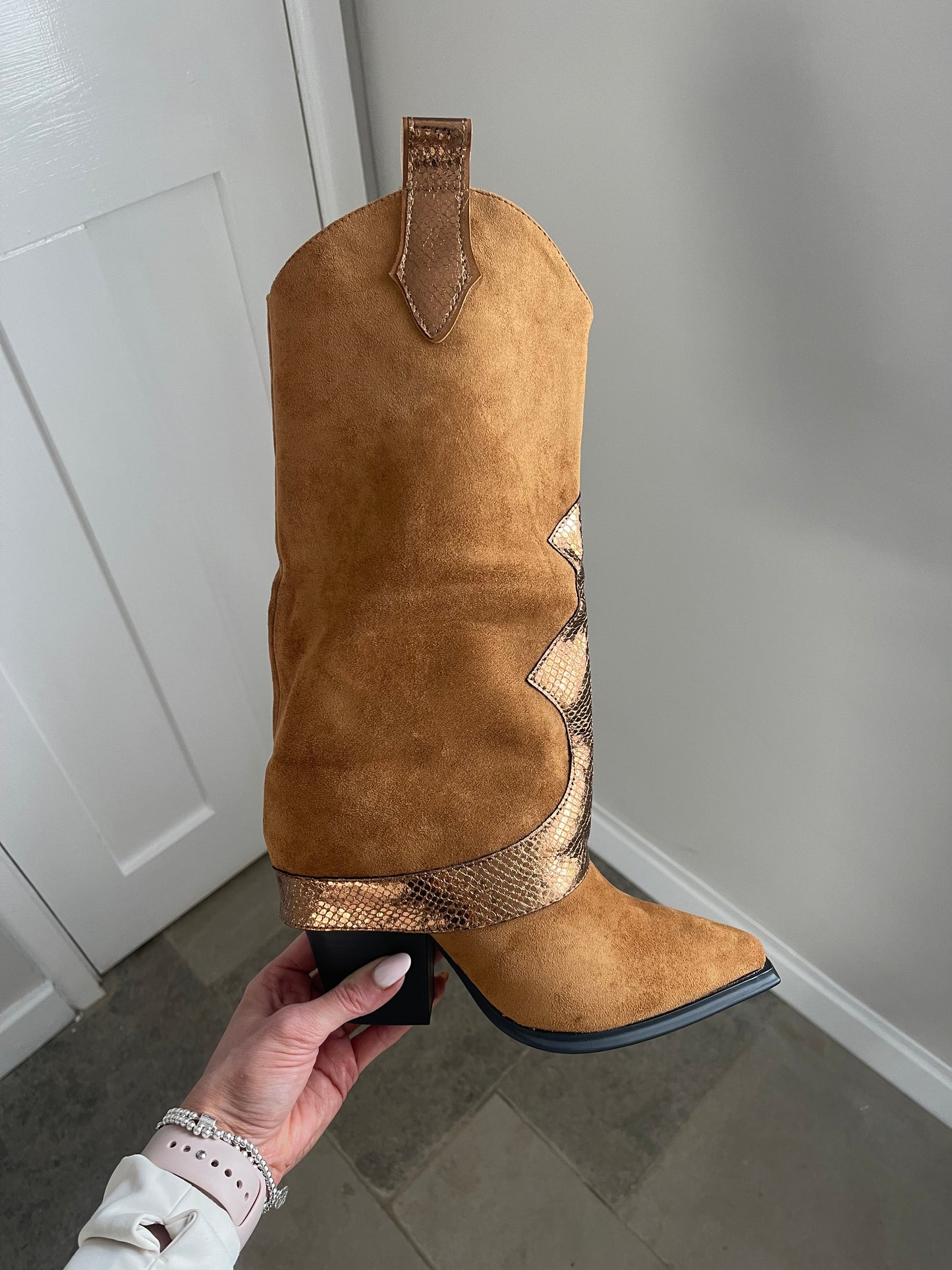 '𝒮𝒶𝓃𝒹𝓎' Cowboy Boots