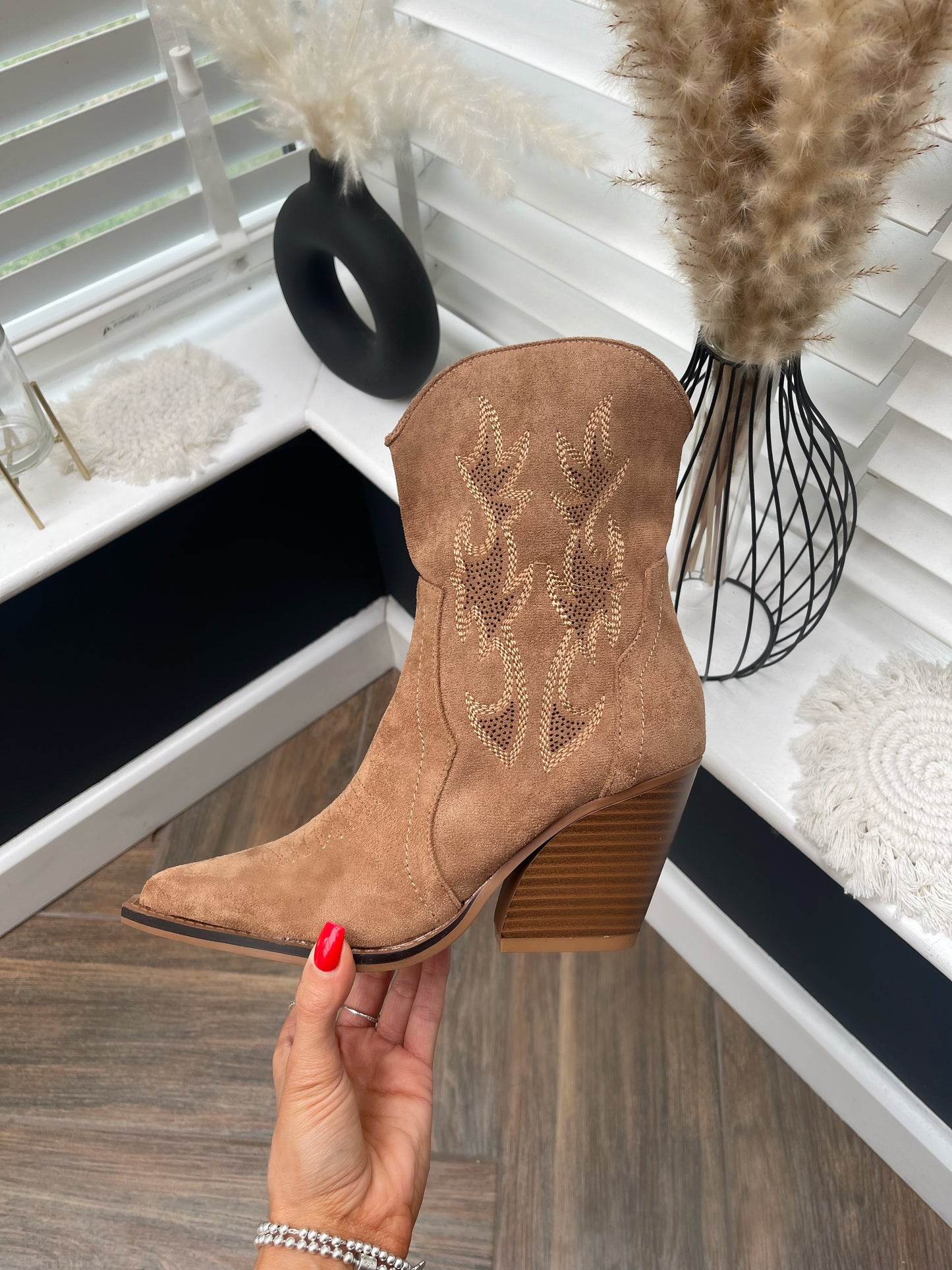 Cowboy boots (Camel)