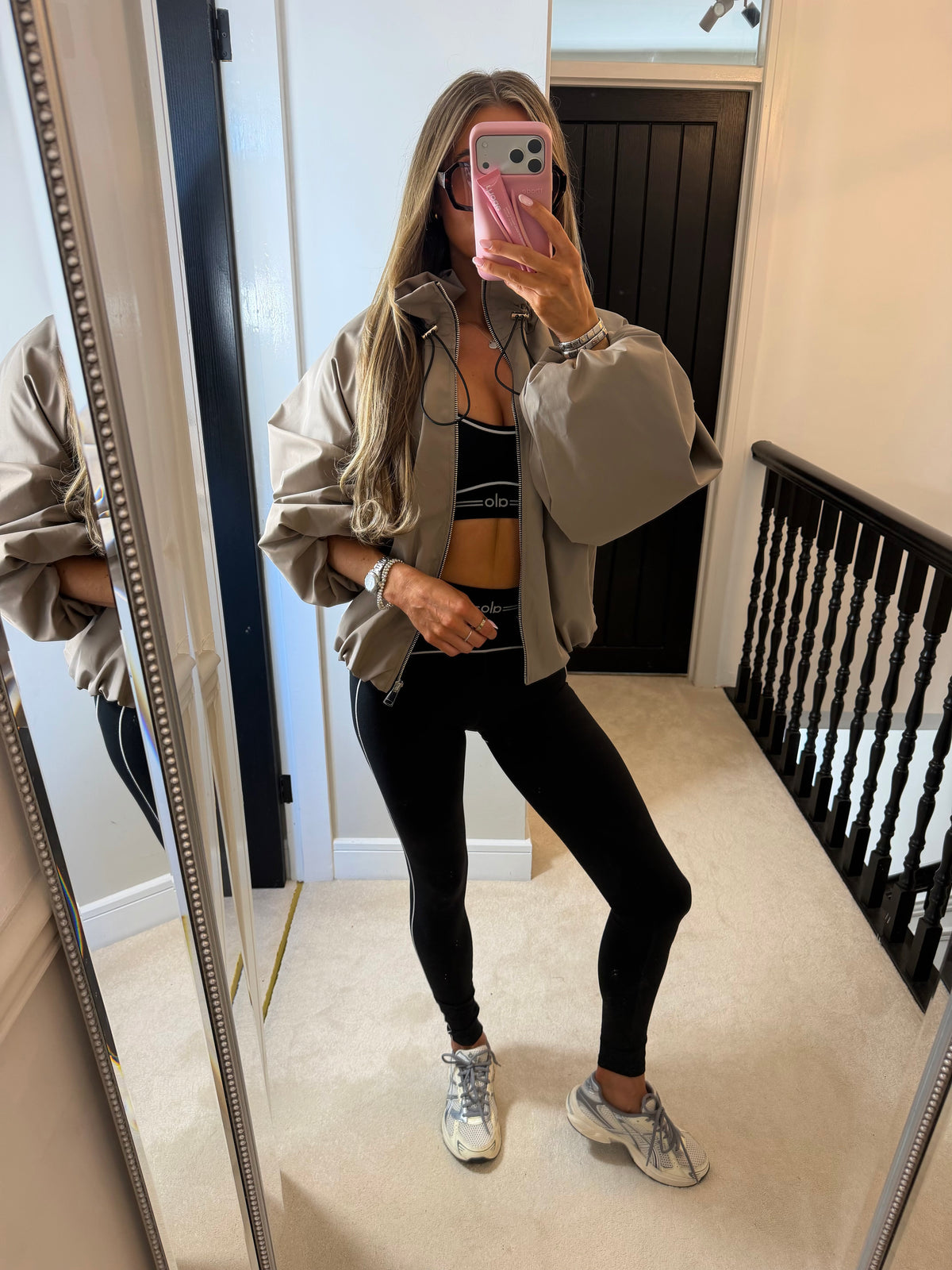Wind breaker jacket (Taupe)