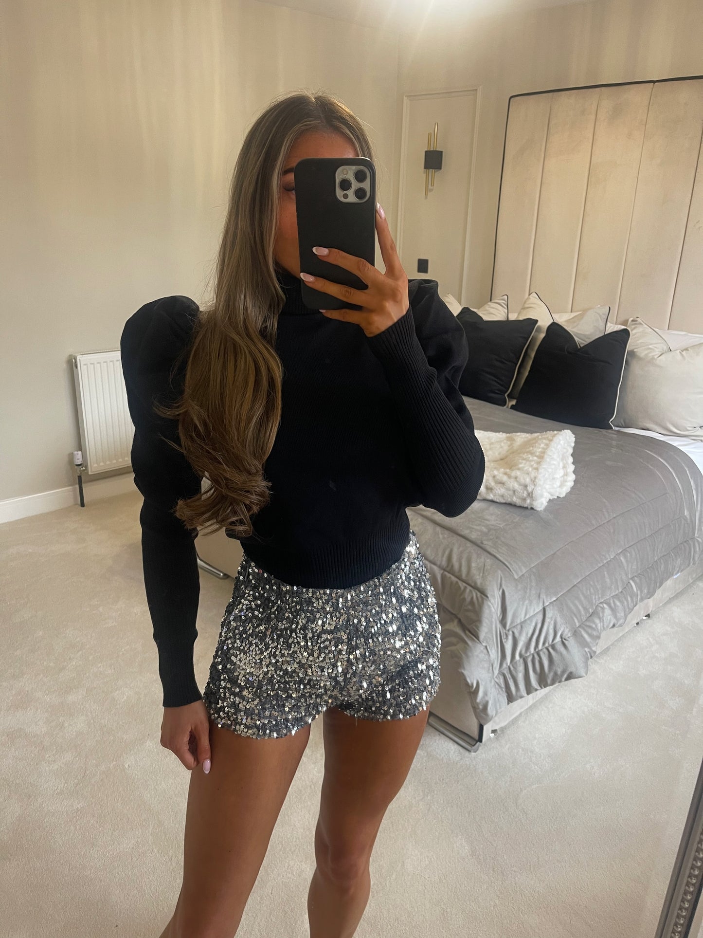 '𝒥𝒶𝓈𝓂𝒾𝓃' High neck puff sleeve jumper (Black)
