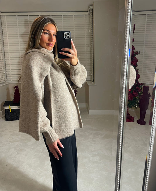 Knit Jumper With Scalf